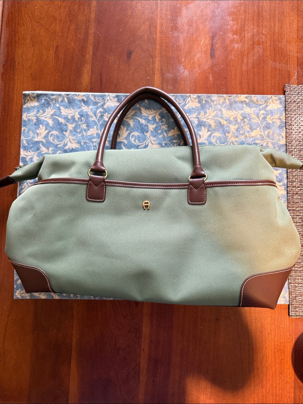 Etienne Aigner Olive Green Canvas Weekender Bag with Brown Trim - vintage - Picture 2 of 9